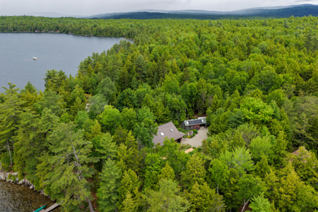 A Log Home Masterpiece in the Maine Woods on West Lake - image 12