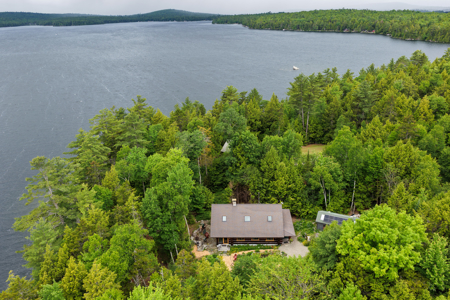 A Log Home Masterpiece in the Maine Woods on West Lake - image 11