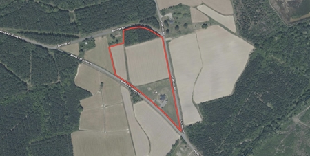 Multi-Use Country Property with 8 Bedrooms & 16 Acres - image 2