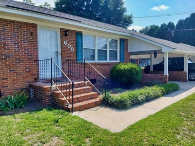 Solid Brick Ranch in Windsor Park: Updated & Move-In Ready - image 5