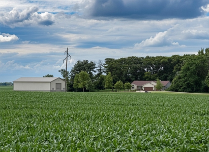 Private 8-Acre Executive Estate w/ Massive Workshop - image 4