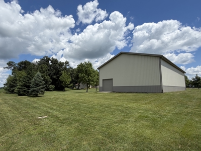 Private 8-Acre Executive Estate w/ Massive Workshop - image 40
