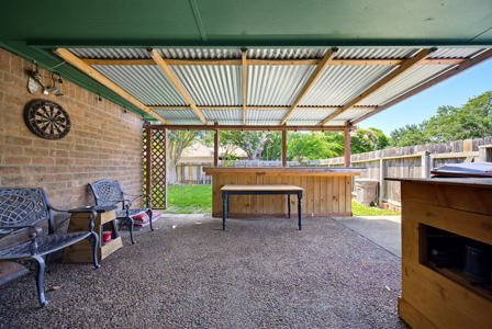 Beautiful home on corner lot in the Lakes Subdivision - image 12