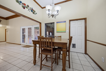 Beautiful home on corner lot in the Lakes Subdivision - image 3