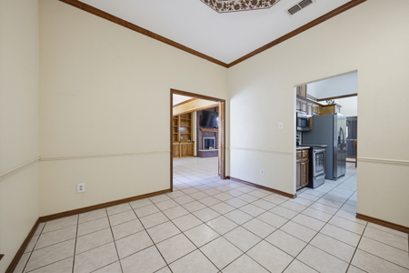 Beautiful home on corner lot in the Lakes Subdivision - image 4