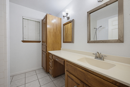 Beautiful home on corner lot in the Lakes Subdivision - image 9