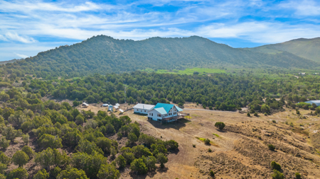 Secluded Contemporary Home, BLM Land on 3 Sides, Mountain Views - image 27