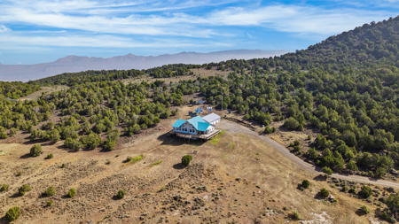 Secluded Contemporary Home, BLM Land on 3 Sides, Mountain Views - image 1
