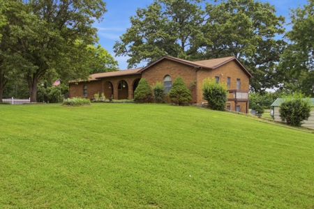 Home for Sale in West Plains, MO. for Sale, 5 Bedrooms 3 Baths - image 2