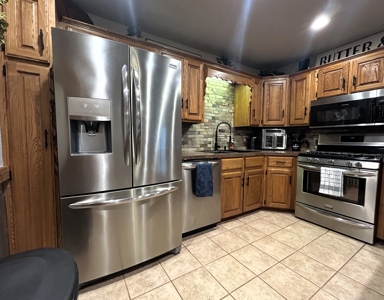 Ranchette on 13 Acres with Shop & Pond - image 4