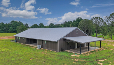 Stunning Country Home For Sale on 14.5 Acres in De Kalb, TX! - image 47