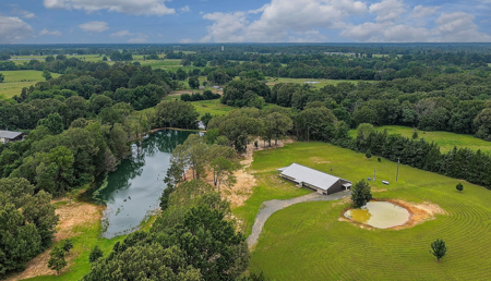 Stunning Country Home For Sale on 14.5 Acres in De Kalb, TX! - image 11