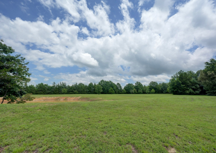 Stunning Country Home For Sale on 14.5 Acres in De Kalb, TX! - image 44