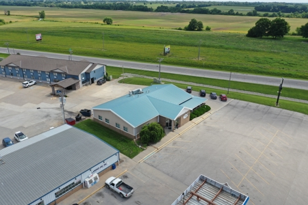 Turn-Key Restaurant or Unlimited Commercial Potential - image 40