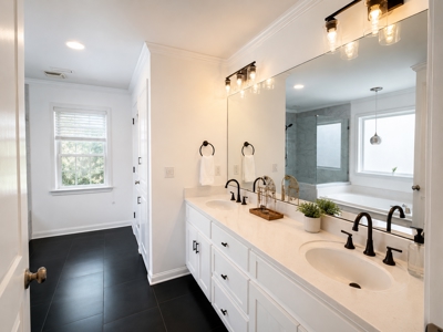 The Highlands Home You've Been Waiting For - image 16