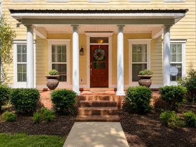 The Highlands Home You've Been Waiting For - image 3