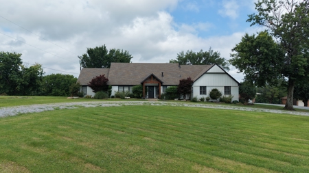 Country Home with Shop and Land FOR SALE near McAlester, OK - image 1