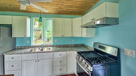 New off-grid 2BR Big Island Hawaii home w/solar, lanai & carport - image 5