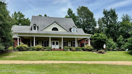 Luxury Country Estate on 70 Acres in Lawrence County - image 3