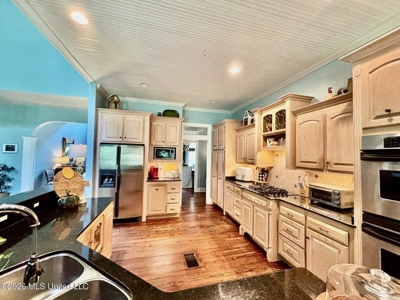 Luxury Country Estate on 70 Acres in Lawrence County - image 7