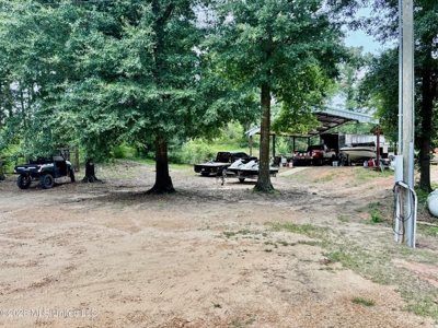 Luxury Country Estate on 70 Acres in Lawrence County - image 38
