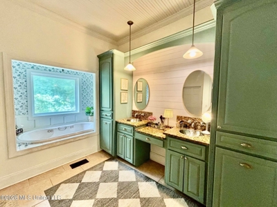 Luxury Country Estate on 70 Acres in Lawrence County - image 19