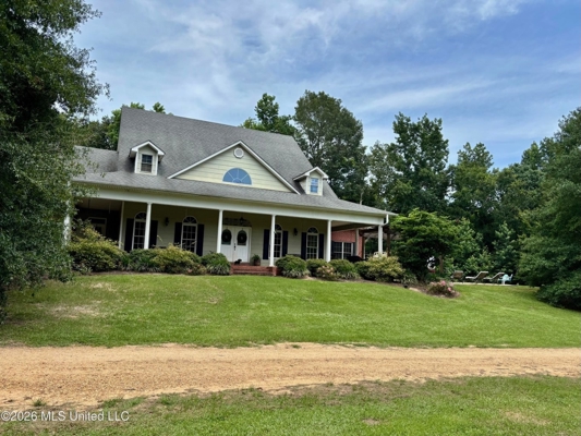 Luxury Country Estate on 70 Acres in Lawrence County