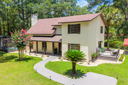 Beautiful Home on 5 Acres with Pool in Newberry, FL - image 1