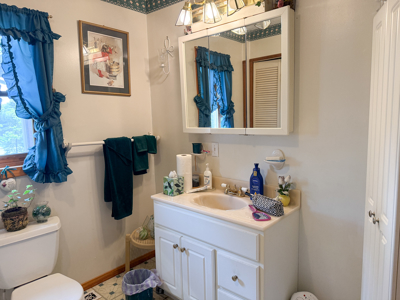 Lakeside Ranch Home - Springfield, Maine - image 20
