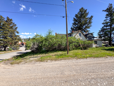 Investment Opportunity on 5 City Lots with Main Street Frontage - image 14