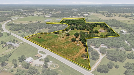 Mountain Springs Ranch near Gainesville, Texas - image 1