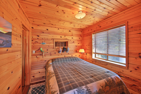 Lakefront Mountain Cabin For Sale at Vega State Park in Colorado - image 13