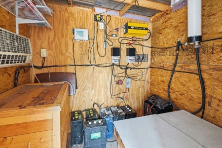 Off-Grid Yurt on 21.8 Acres Near Santa Fe, New Mexico - image 27