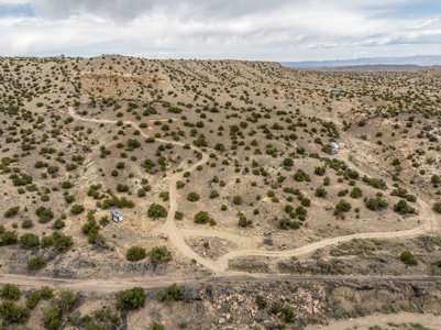 Off-Grid Yurt on 21.8 Acres Near Santa Fe, New Mexico - image 45