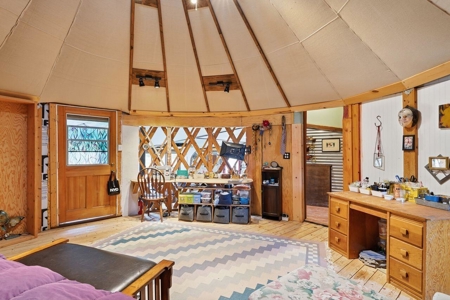 Off-Grid Yurt on 21.8 Acres Near Santa Fe, New Mexico - image 14