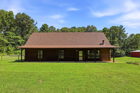 Log Home with Shop on 4.24 Acres in Kilgore ISD - image 2