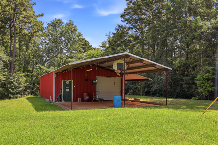 Log Home with Shop on 4.24 Acres in Kilgore ISD - image 32