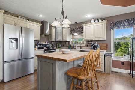 Beautiful Hobby Farm in West Plains, Howell County Missouri - image 6