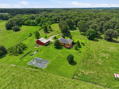 Beautiful Hobby Farm in West Plains, Howell County Missouri - image 47