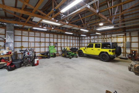 Beautiful Hobby Farm in West Plains, Howell County Missouri - image 41