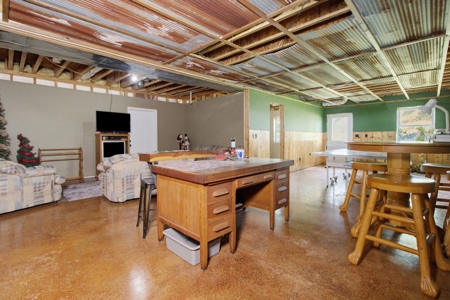Beautiful Hobby Farm in West Plains, Howell County Missouri - image 27