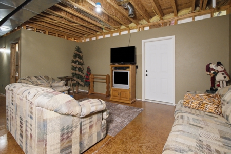 Beautiful Hobby Farm in West Plains, Howell County Missouri - image 28