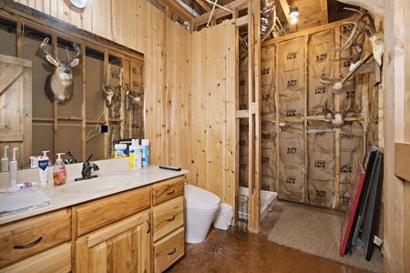 Beautiful Hobby Farm in West Plains, Howell County Missouri - image 29