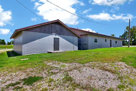 Commercial Property with Highway Frontage and 5 Acres. - image 9