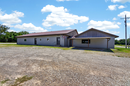 Commercial Property with Highway Frontage and 5 Acres. - image 2