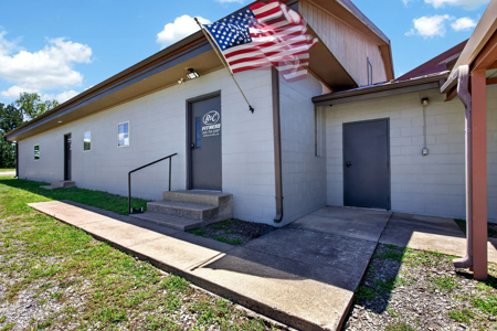 Commercial Property with Highway Frontage and 5 Acres. - image 3