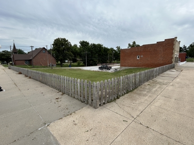 Vacant Corner Lot for Sale in Downtown Friend, NE - image 2
