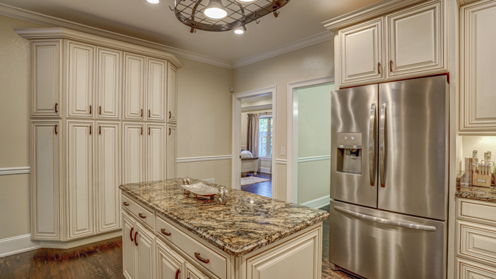 Luxury Home for Sale in Bluff City!