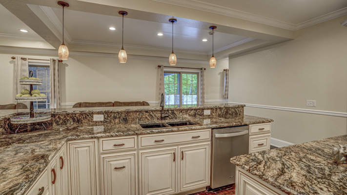 Luxury Home for Sale in Bluff City!