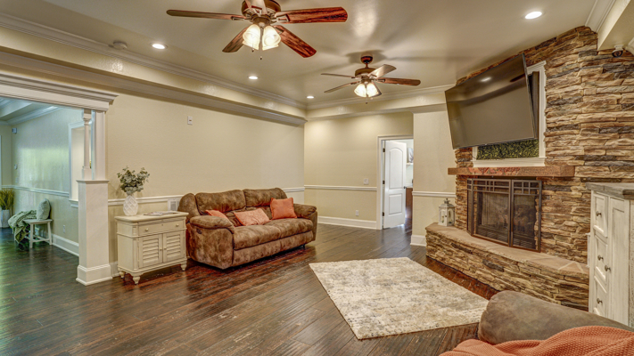 Luxury Home for Sale in Bluff City!